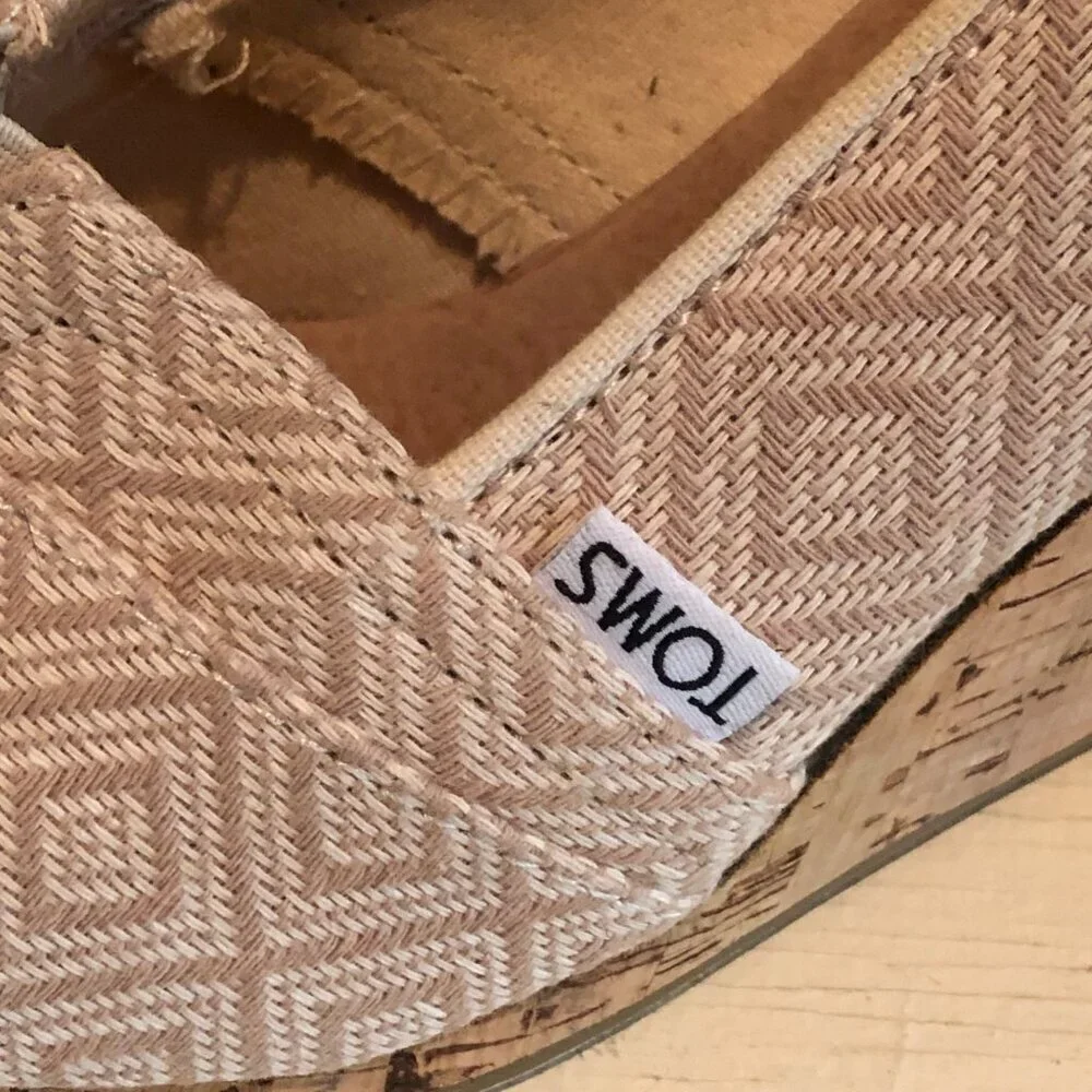 Women's TOMS Cream / Tan Canvas Open Toe Shoe Wedge Cork Heel Size 7.5